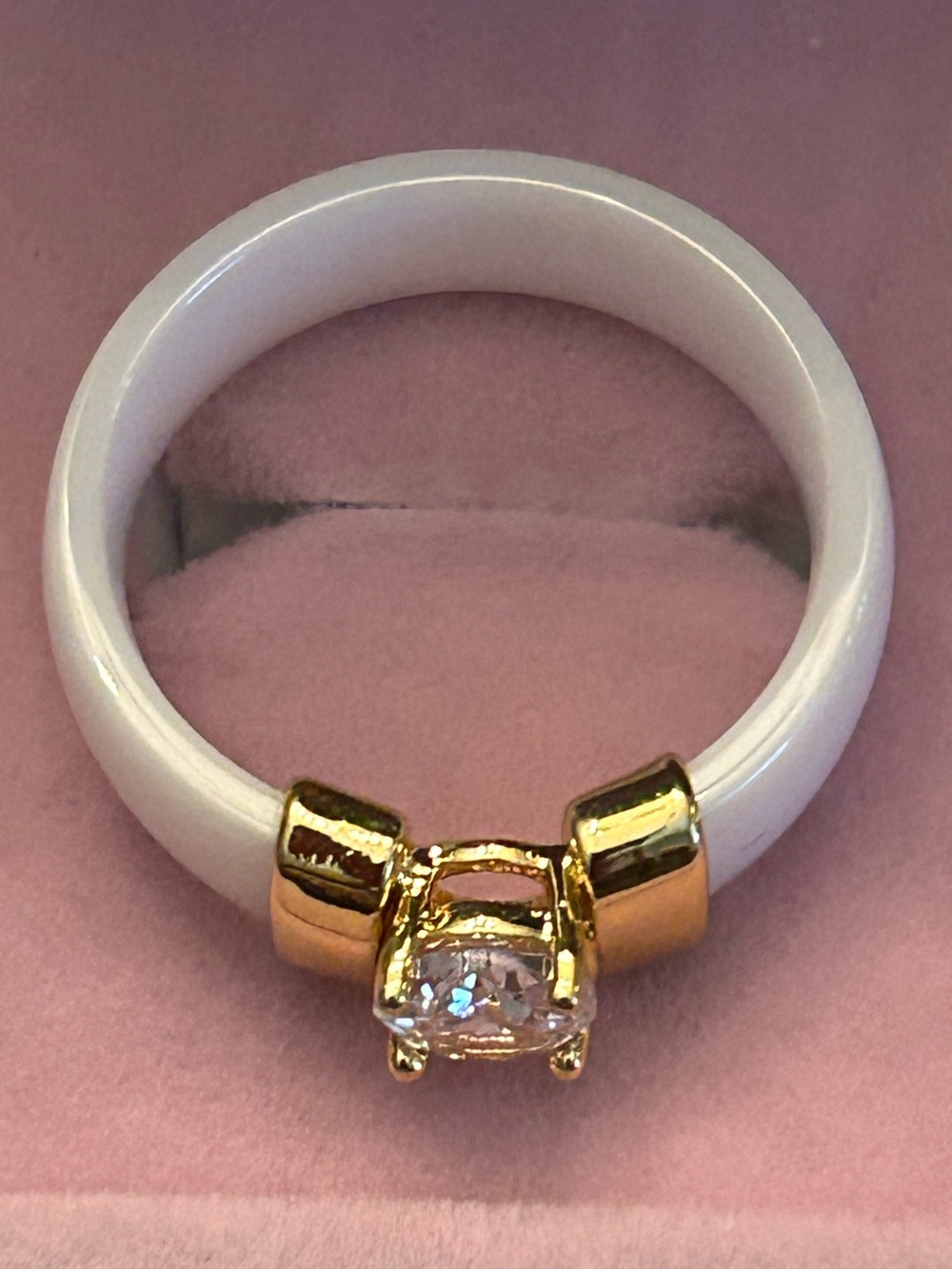 Unisex White Ceramic Ring with Gold Accents & Clear CZ Center Stone NWOT - Picture 3 of 8